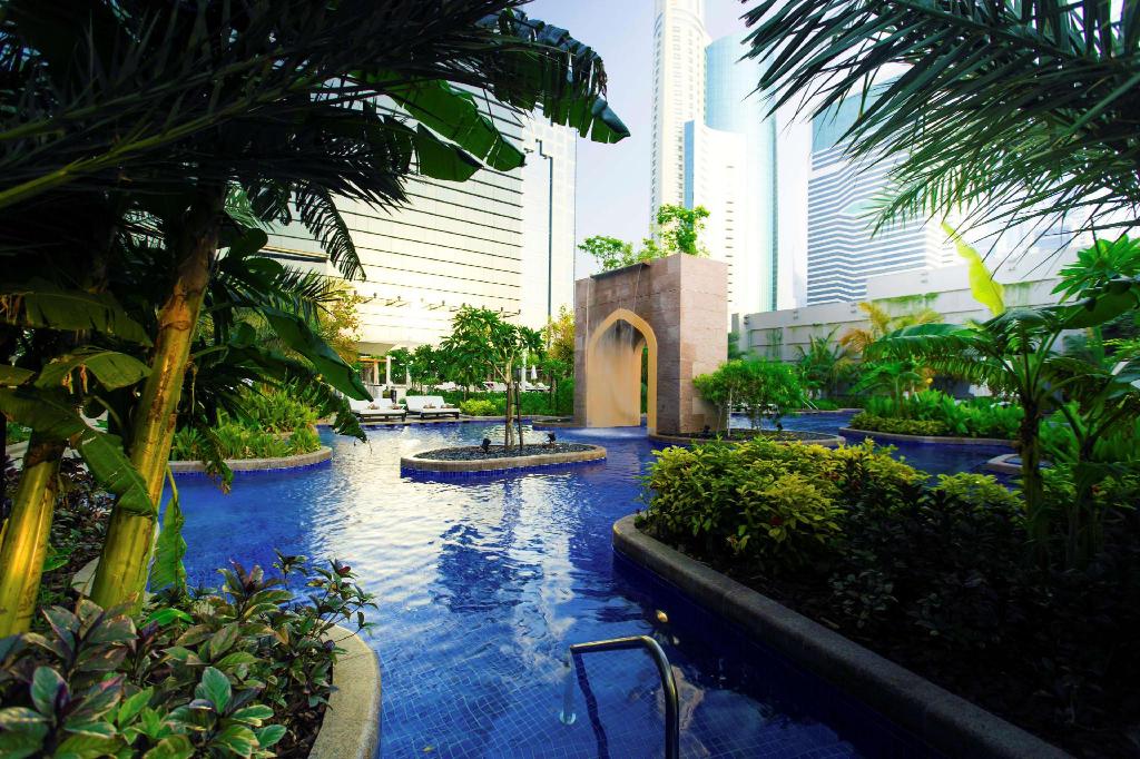 Ντουμπάι που να μείνετε-Conrad pool