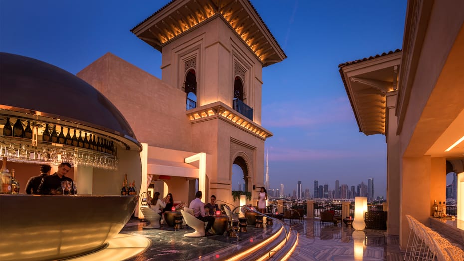 Ξενοδοχείο στο Ντουμπάι-Four Seasons outdoor bar