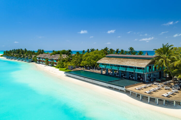 Maldives: Kuramathi Island Resort 4*, από 1.380€