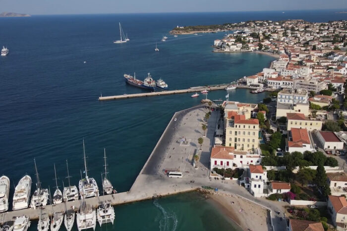 Μονοήμερη εκδρομή στις Σπέτσες και τη Παλιά Επίδαυρο (Καλοκαιρινές Αναχωρήσεις) Τιμή ανά άτομο : 35€